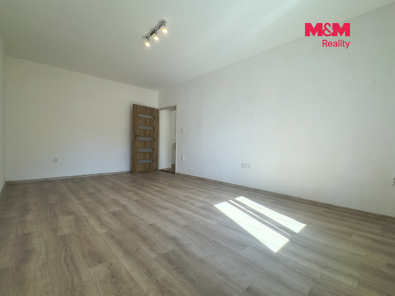 Pronájem bytu 2+kk 64 m² – fotografie 3