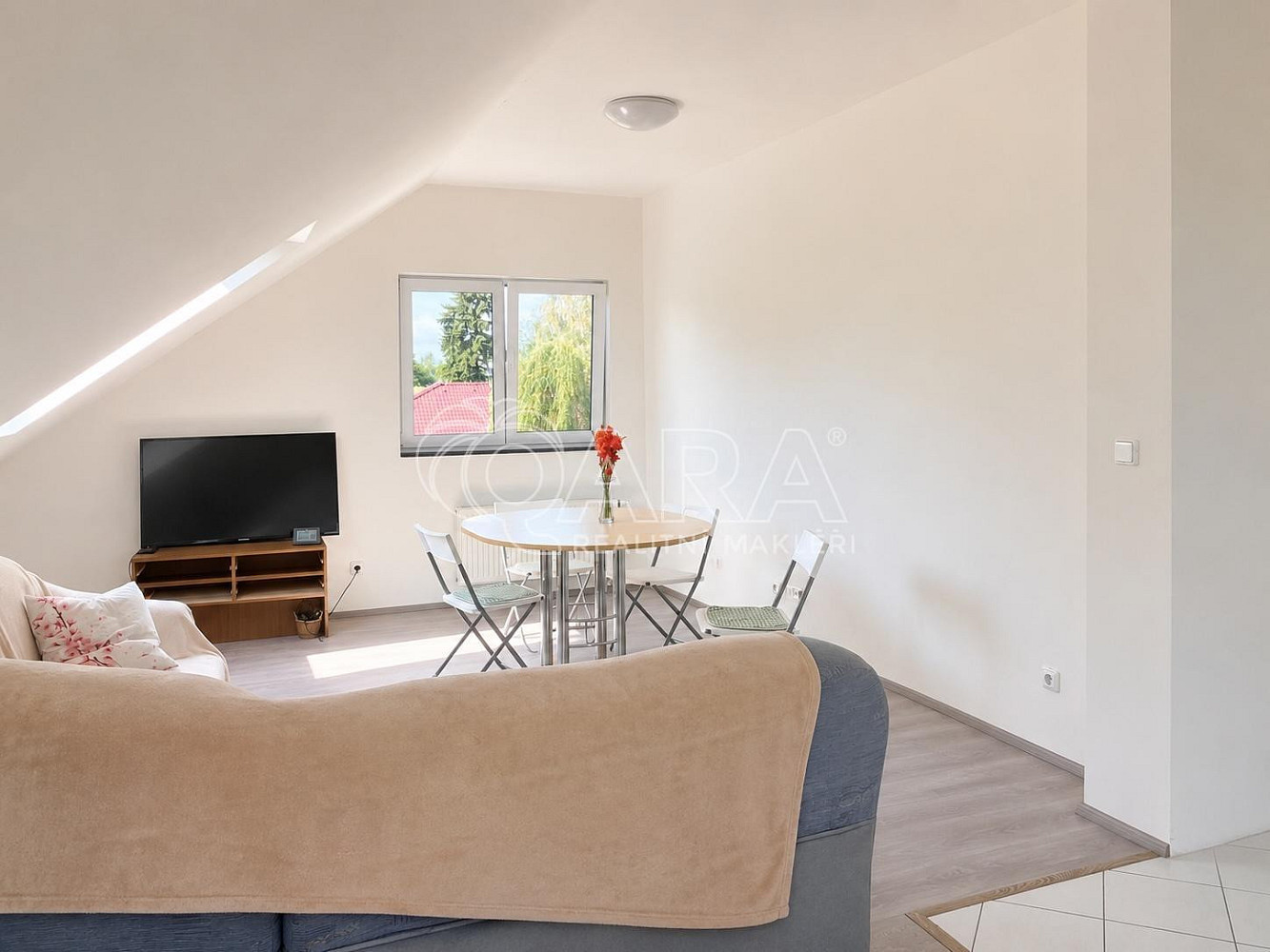Pronájem bytu 4+kk 106 m² – fotografie 4