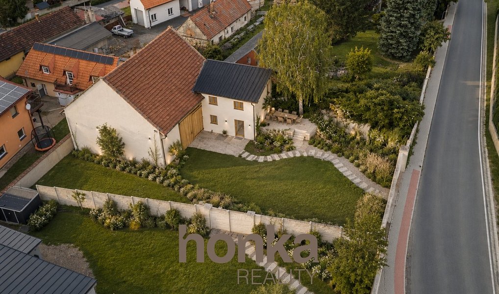 Prodej domu 344 m² s pozemkem 765 m², Sedlec – náhled fotky 3