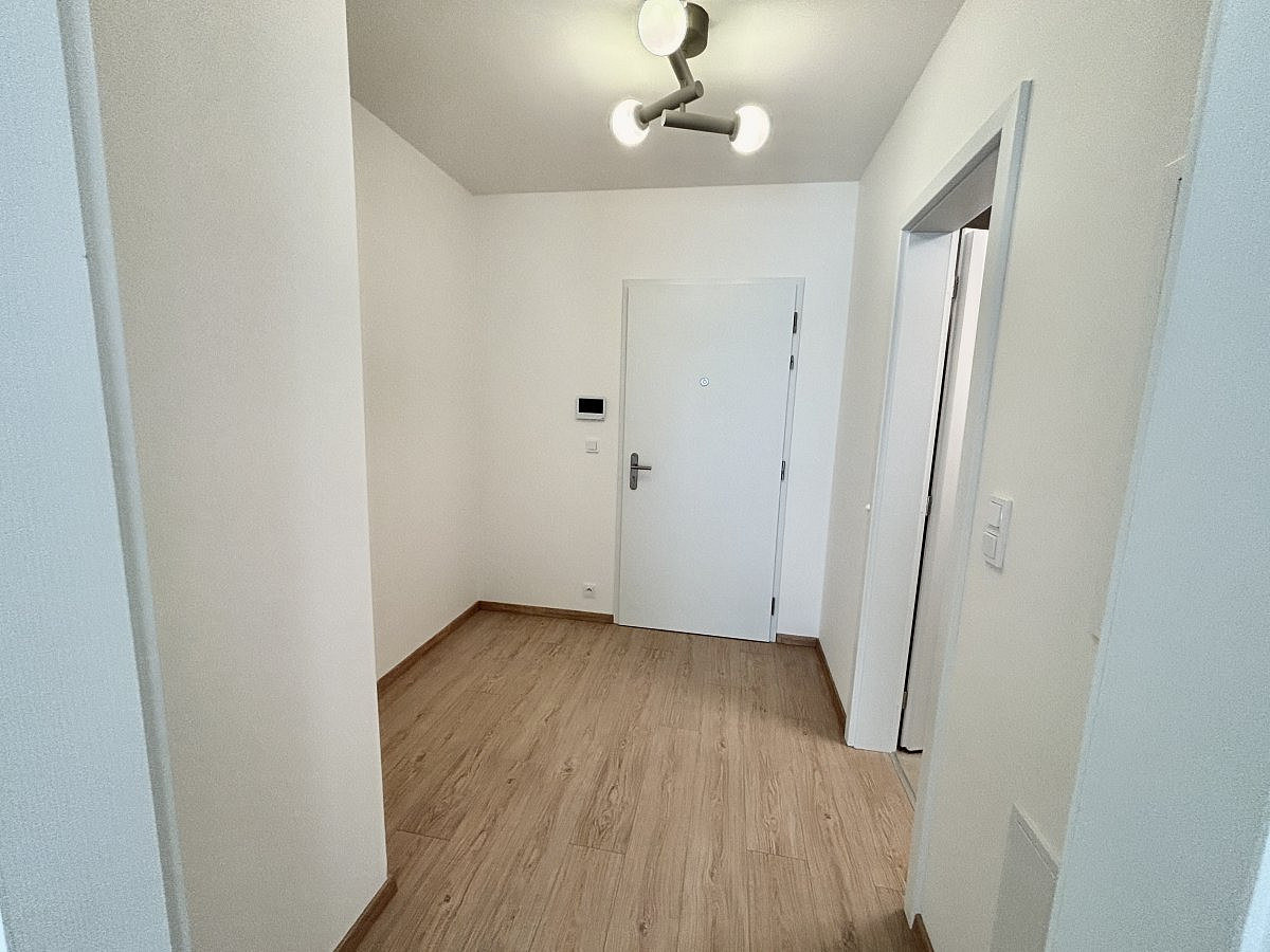 Pronájem bytu 2+kk 55 m² – pohled 6