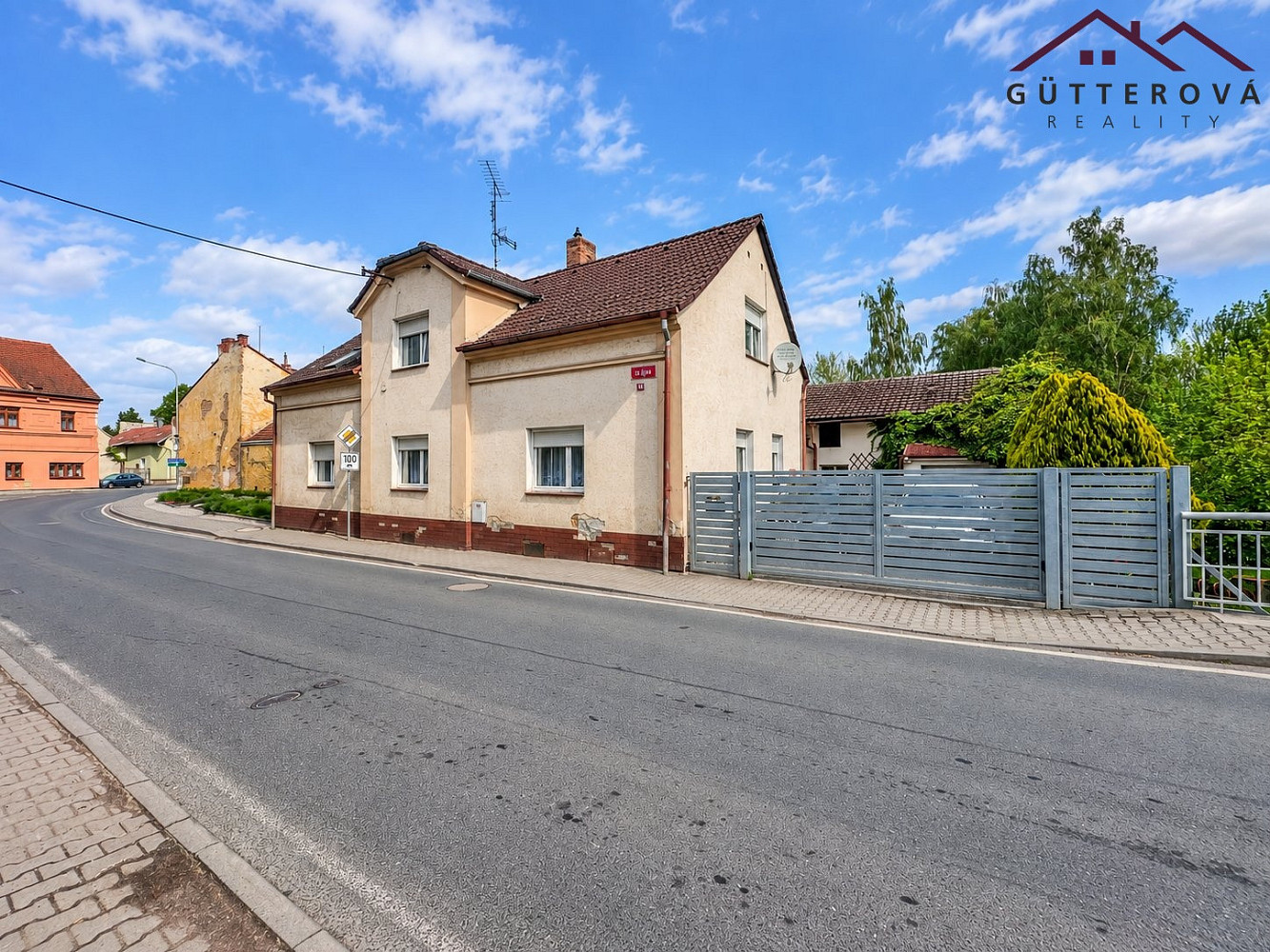 Prodej domu 250 m² s pozemkem 514 m² – fotografie 2