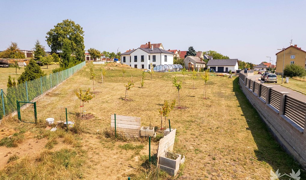 Prodej stavebního pozemku 1 033 m², Radomyšl – náhled fotky 11