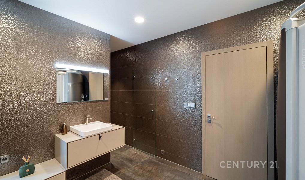 Prodej bytu 5+kk 317 m², Praha – náhled fotky 11