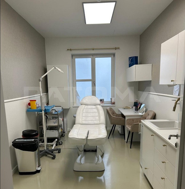 Pronájem komerčního objektu (jiného typu) 330 m² – pohled 4