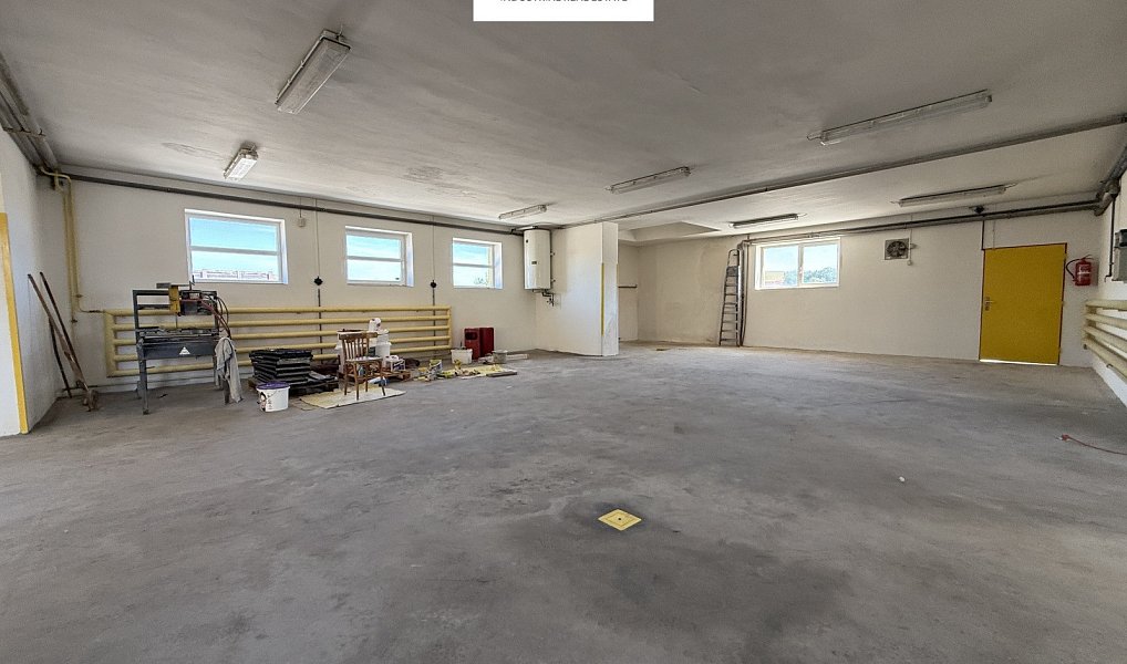 Pronájem skladovacích prostor 2 041 m², Veleň – náhled fotky 18