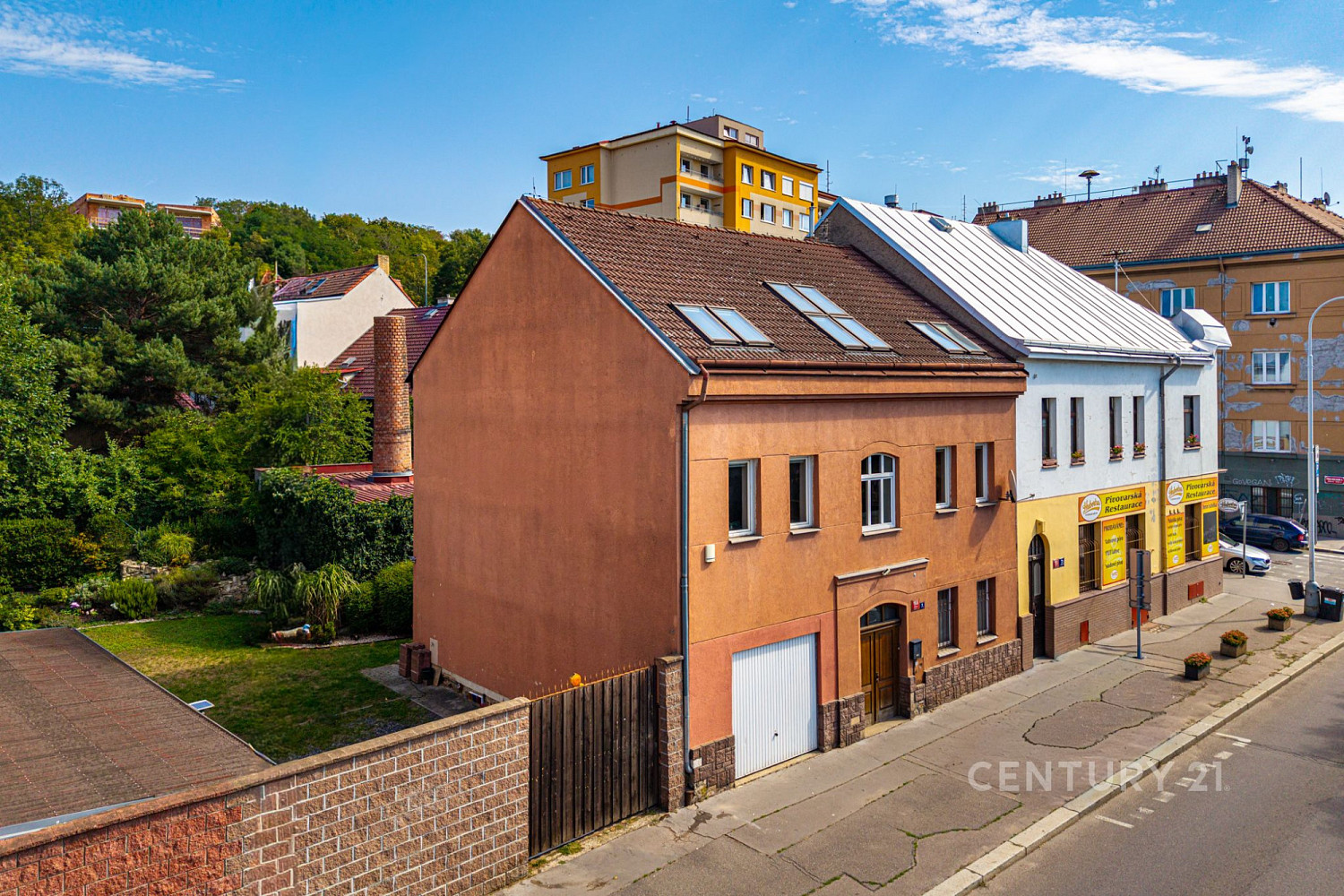 Prodej domu 280 m² s pozemkem 297 m² – fotografie 2