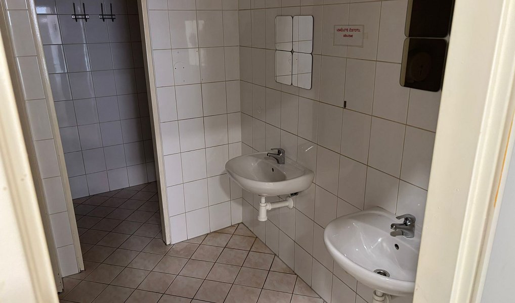 Pronájem obchodních prostor 121 m², Kladno – náhled fotky 13