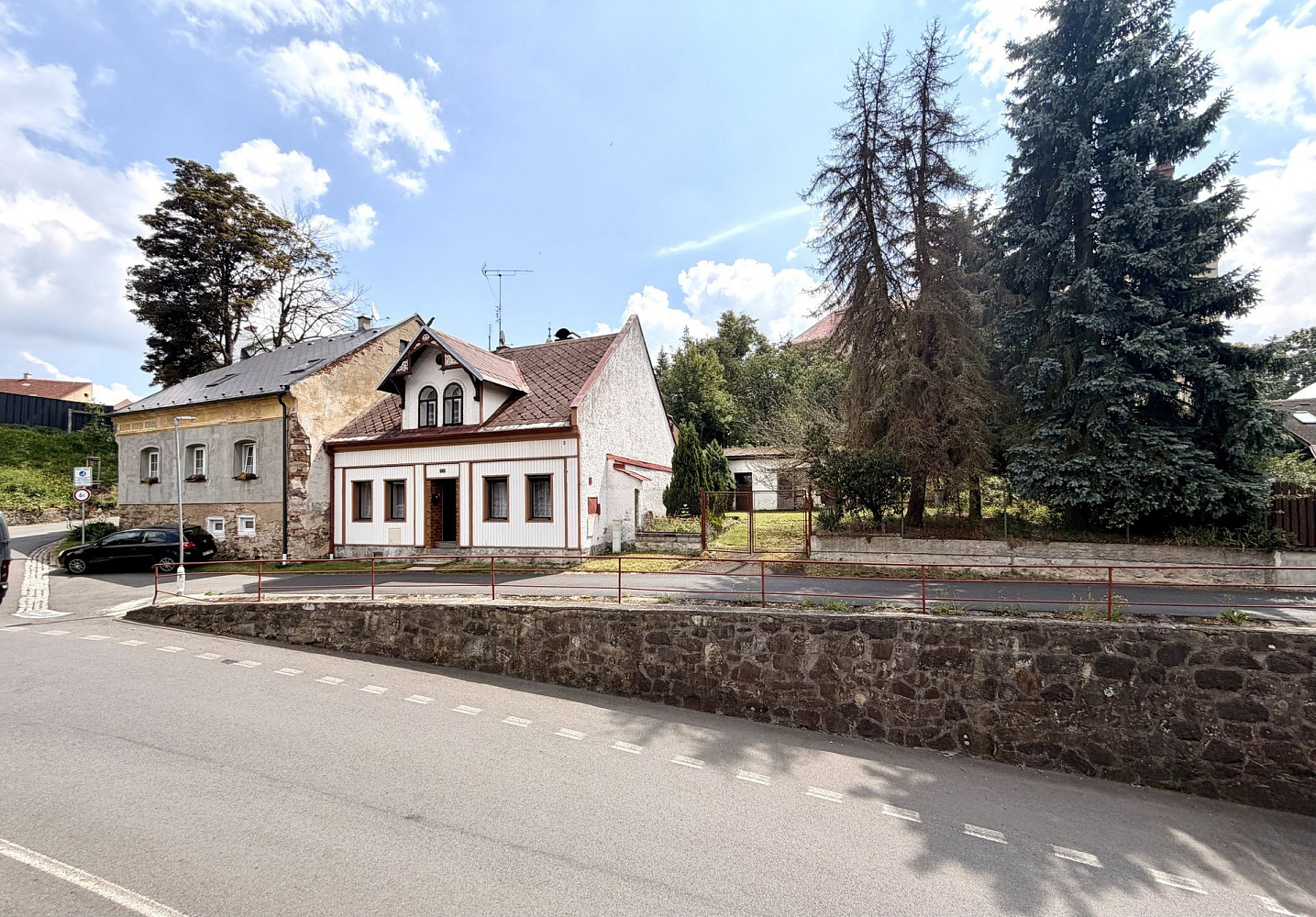 Prodej domu 180 m² s pozemkem 745 m²