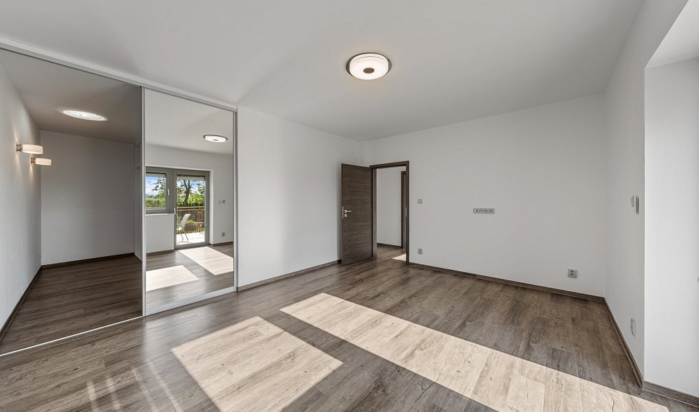 Prodej domu 197 m² s pozemkem 621 m², Kobylnice – náhled fotky 2