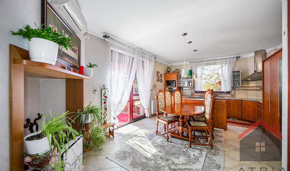 Prodej domu 275 m² s pozemkem 587 m², Plzeň – náhled fotky 4