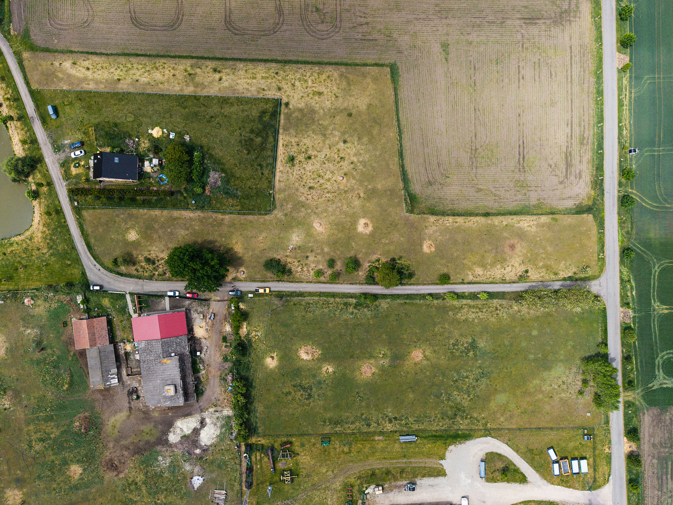 Prodej pole 1 860 m² — photo 2