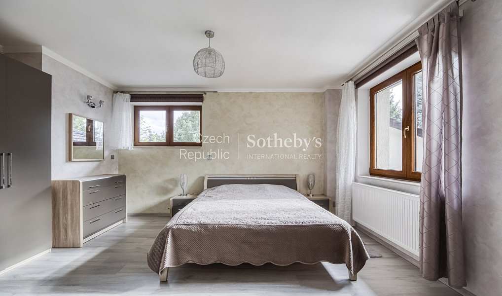 Prodej ubytovacího objektu 320 m², Mukařov – náhled fotky 9