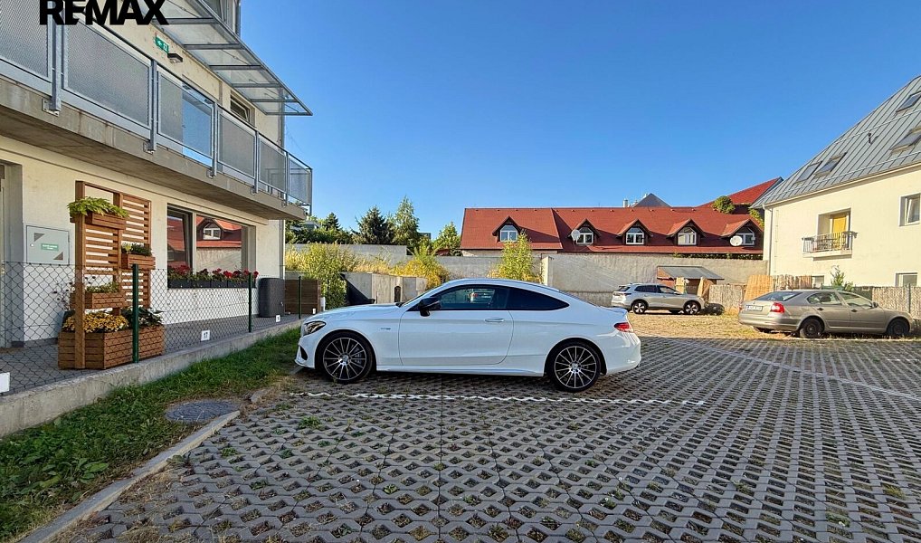 Prodej bytu 1+1 53 m², Praha – náhled fotky 19
