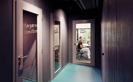 Pronájem kanceláře 342 m²