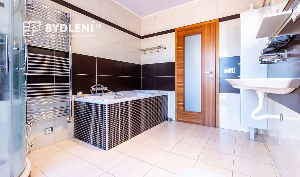 Prodej domu 318 m² s pozemkem 791 m², Krupka – náhled fotky 18