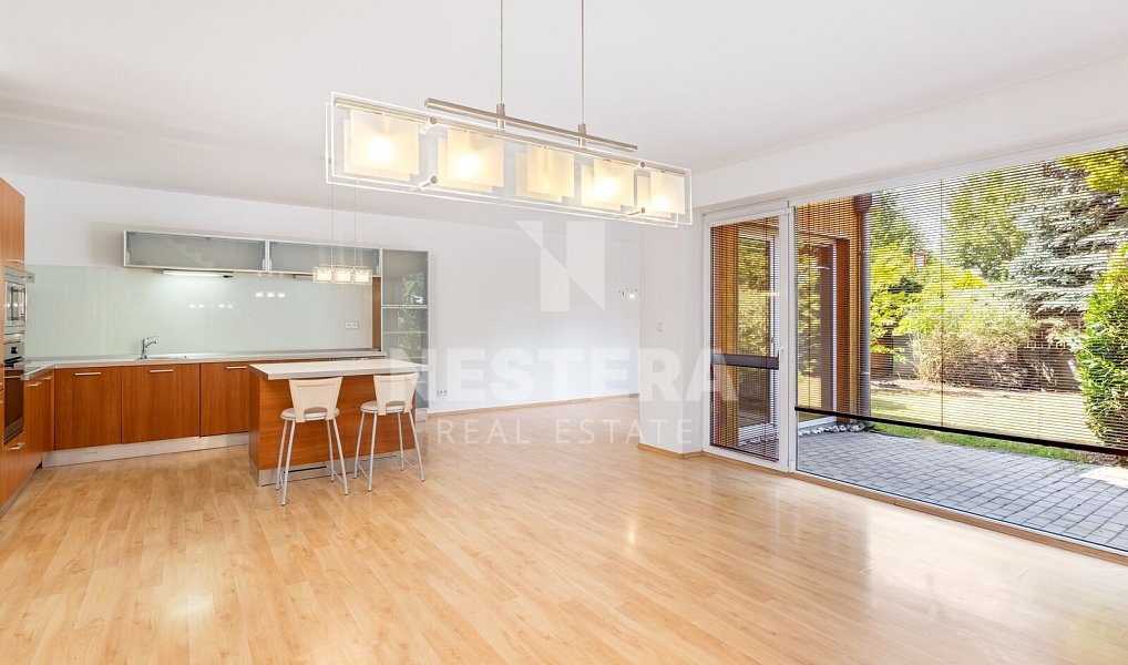 Prodej bytu 5+kk 198 m², Šestajovice – náhled fotky 4