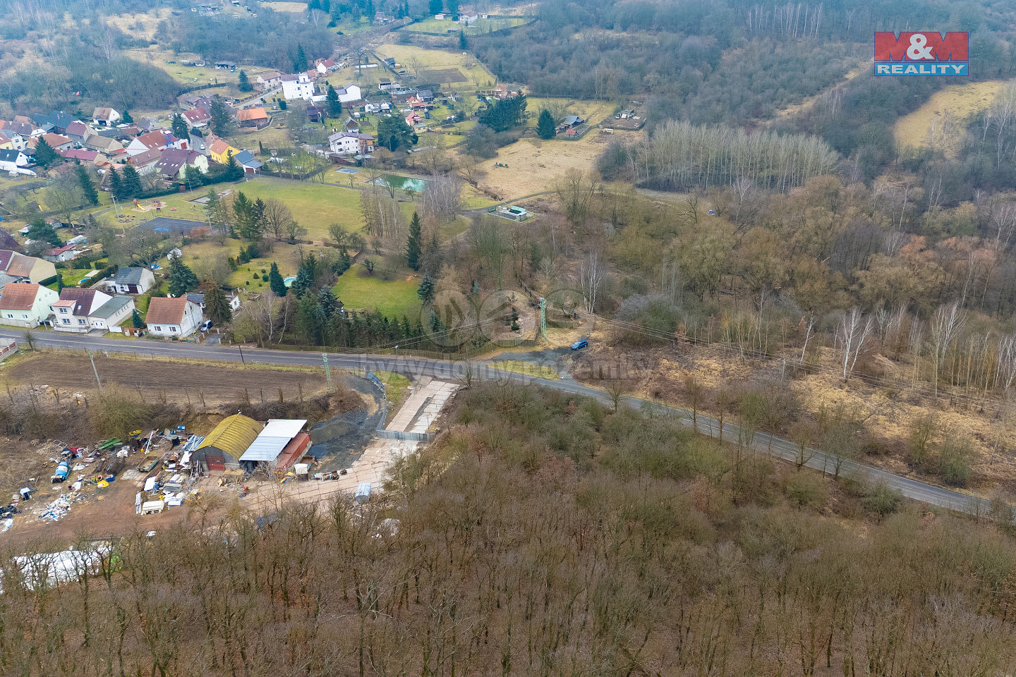 Prodej pozemku 918 m² – pohled 2