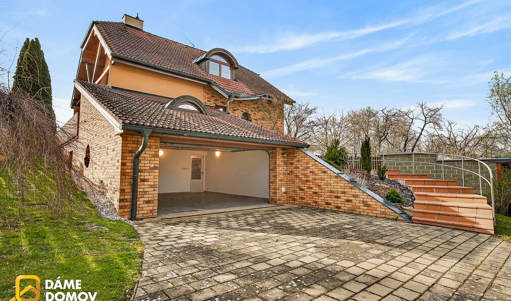 Prodej domu 250 m² s pozemkem 560 m², Zlín – fotka 1 z 36