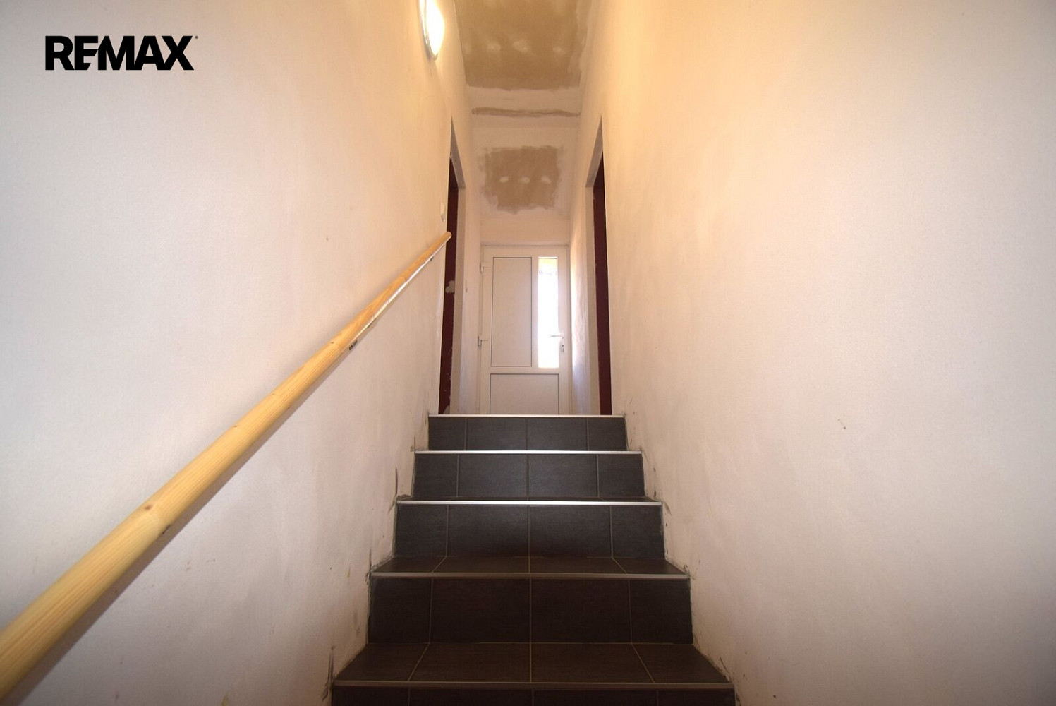Prodej domu 208 m² s pozemkem 1 221 m² – fotografie 5