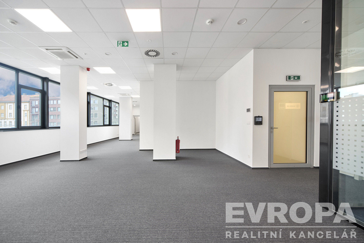 Pronájem kanceláře 272 m² – fotografie 4