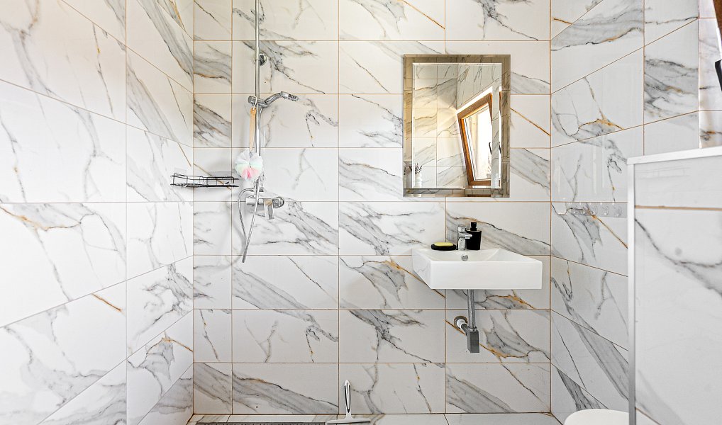 Prodej domu 182 m² s pozemkem 1 355 m², Všetaty – náhled fotky 11