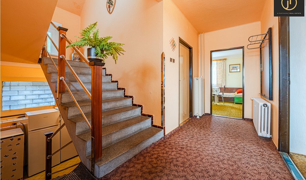 Prodej domu 277 m² s pozemkem 1 132 m², Lhota – náhled fotky 5