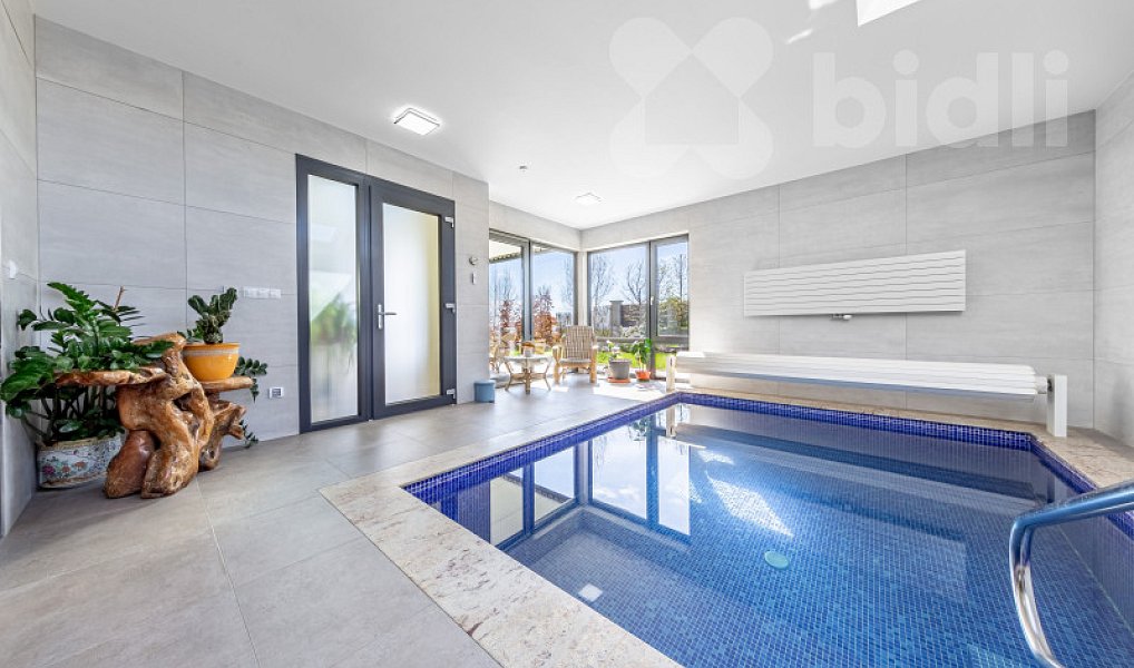 Prodej domu 379 m² s pozemkem 1 341 m², Horoměřice – náhled fotky 2