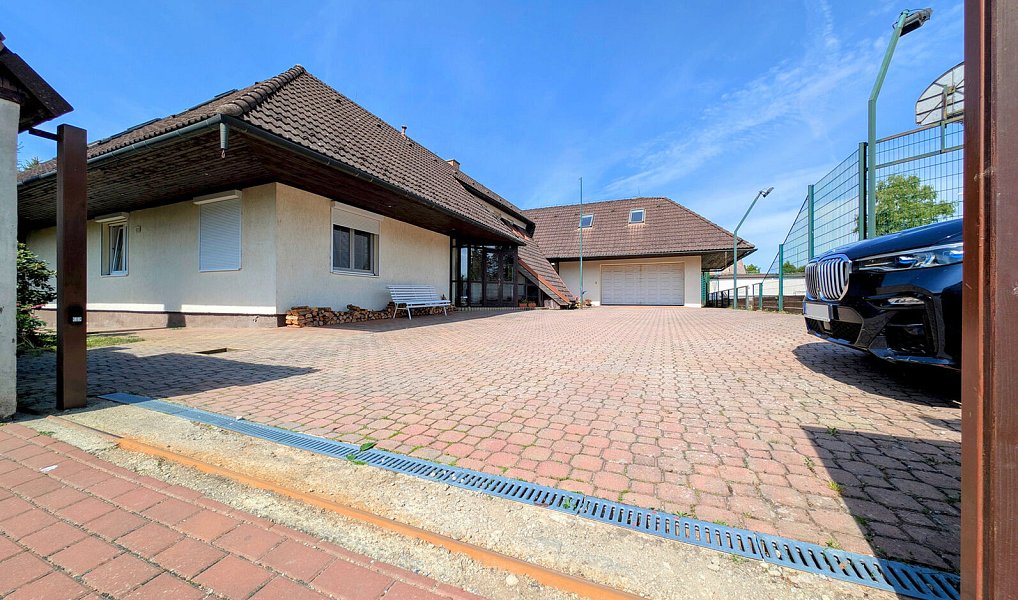 Prodej domu 950 m² s pozemkem 2 940 m², Přibyslav – náhled fotky 4