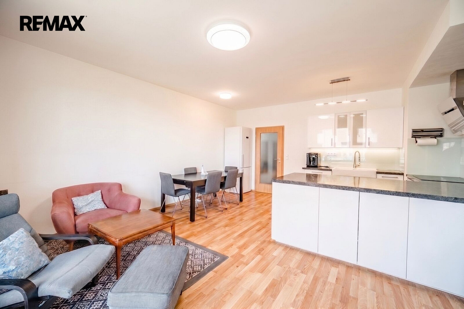 Prodej bytu 4+kk 93 m² – fotografie 3