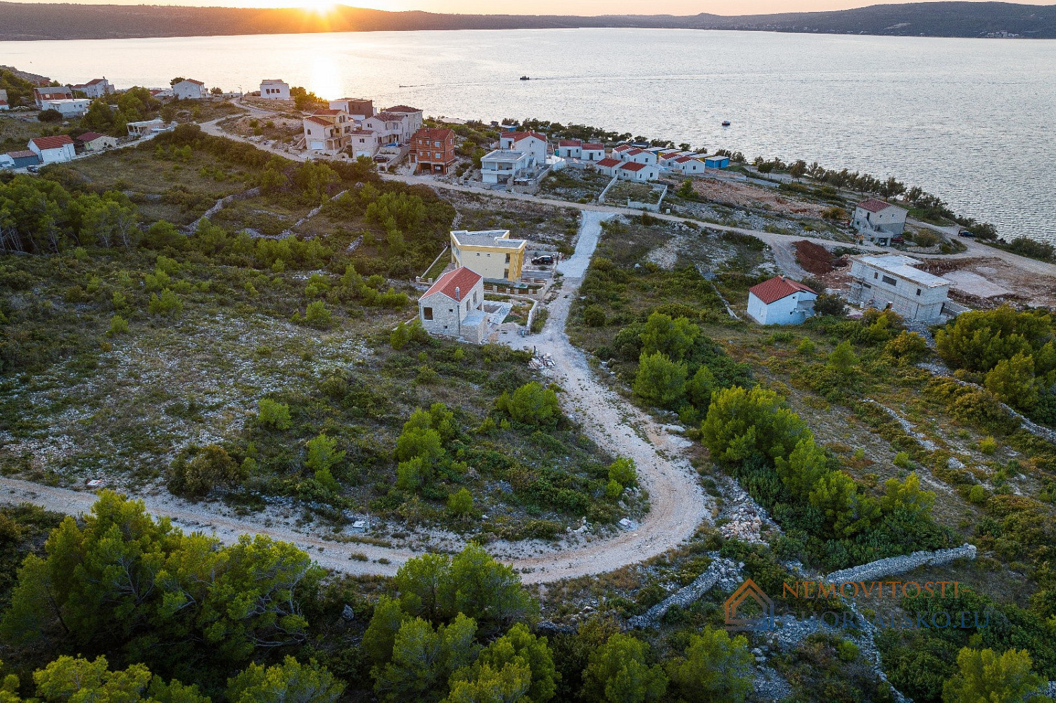Prodej stavebního pozemku 700 m² - Görünüm 2