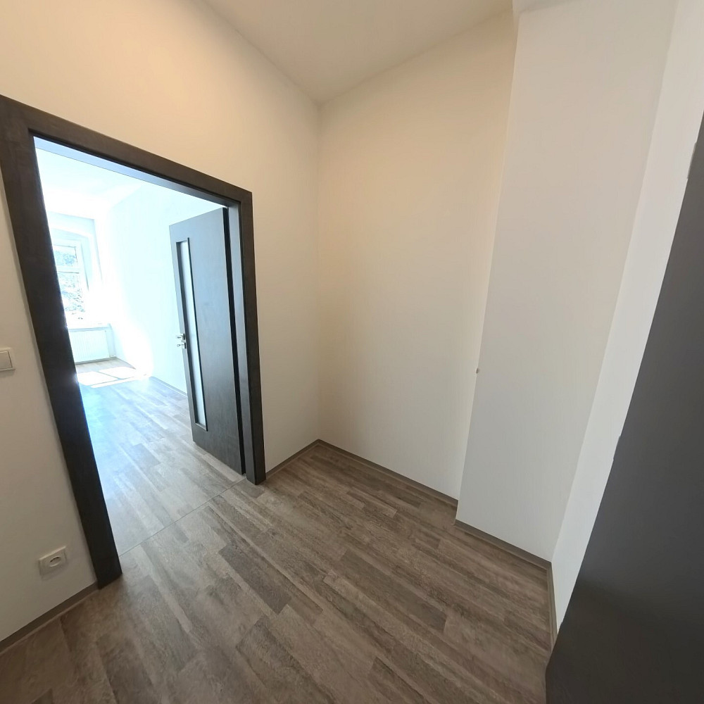 Pronájem bytu 1+kk 33 m² – fotografie 5