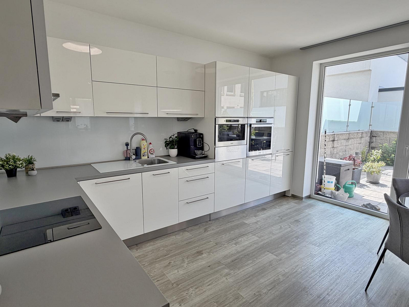 Pronájem bytu 2+kk 74 m² – fotografie 3