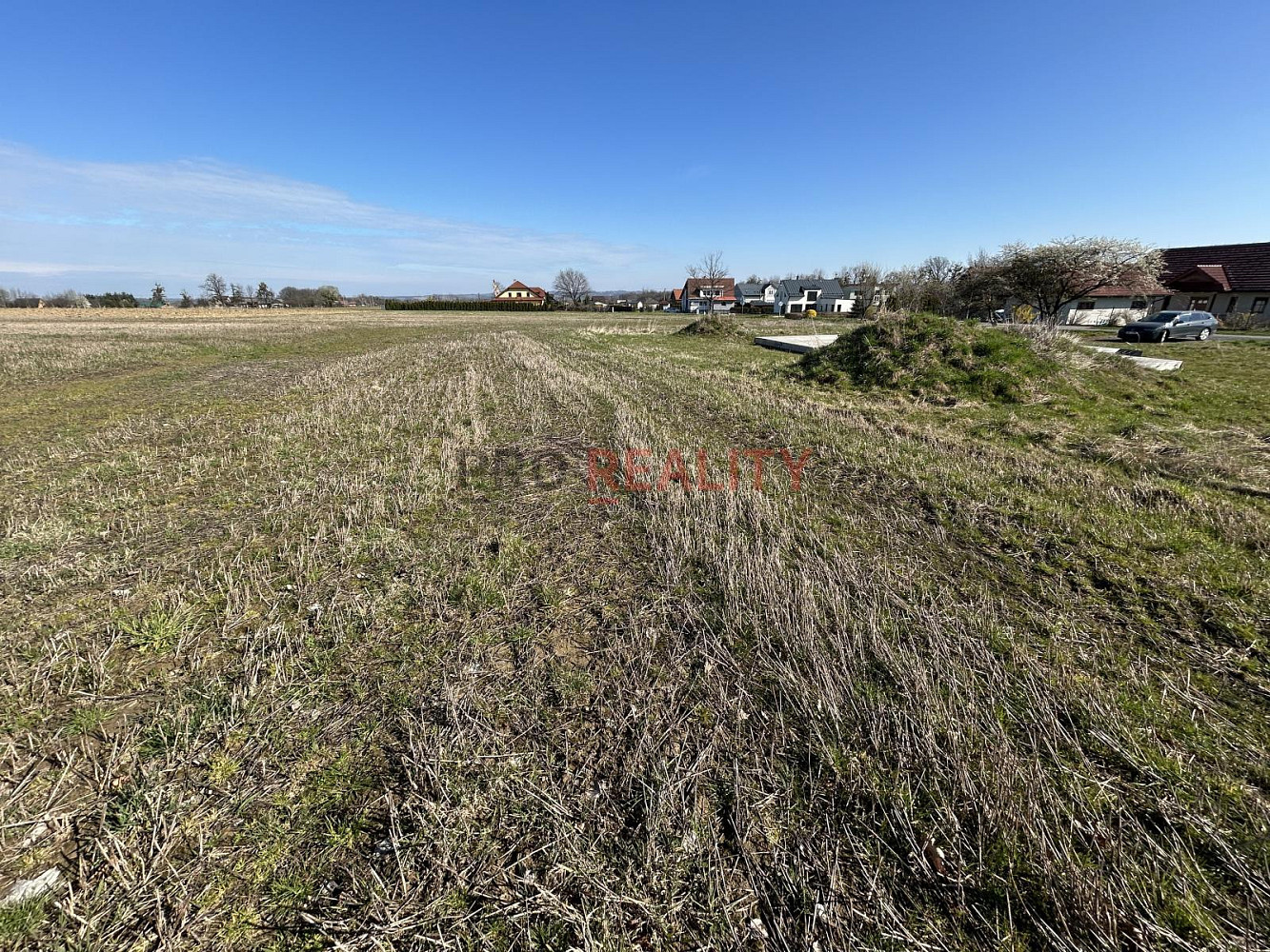 Prodej stavebního pozemku 3 705 m² – pohled 3