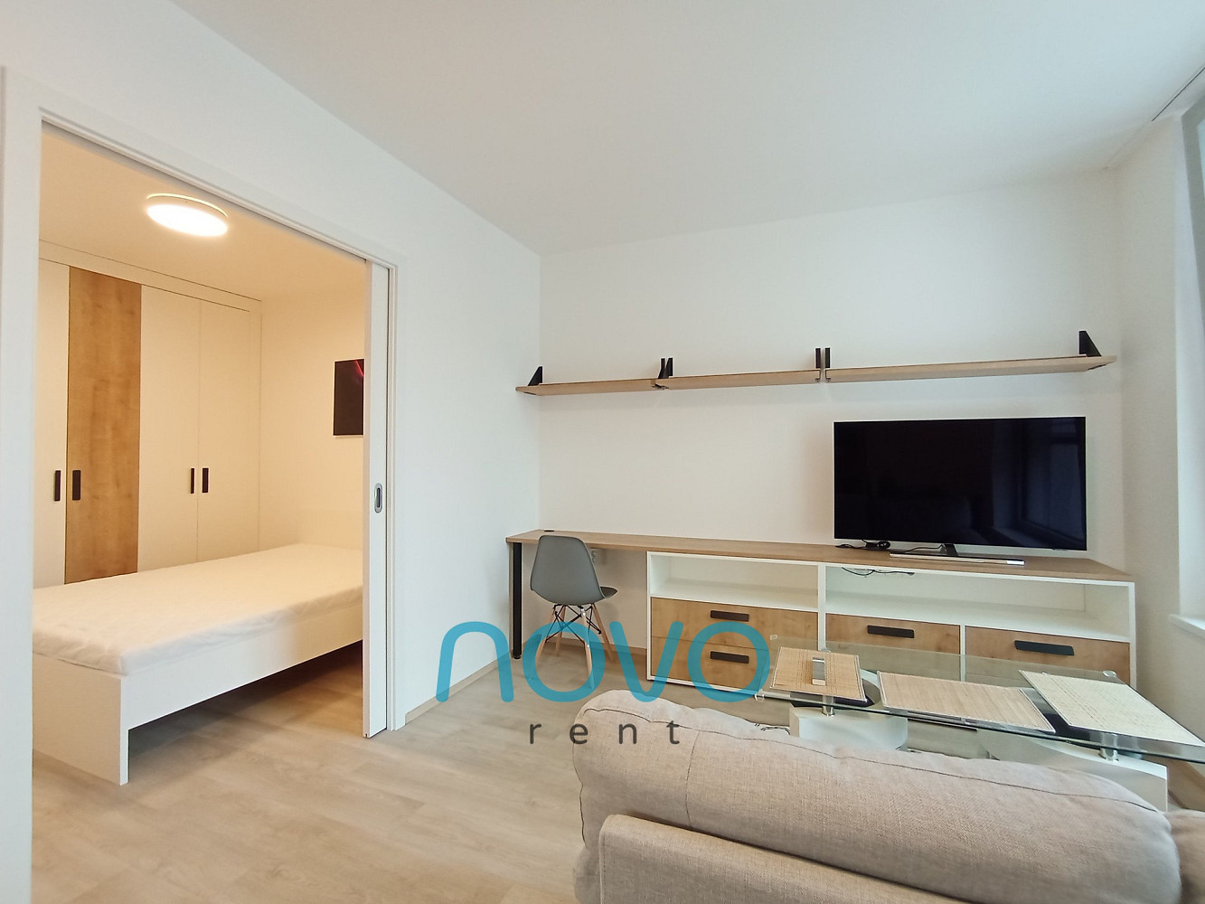 Pronájem bytu 2+kk 37 m² — photo 2