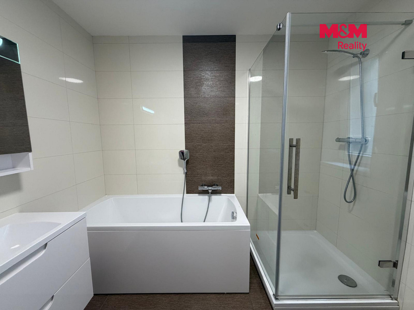 Pronájem bytu 4+1 118 m² — photo 2