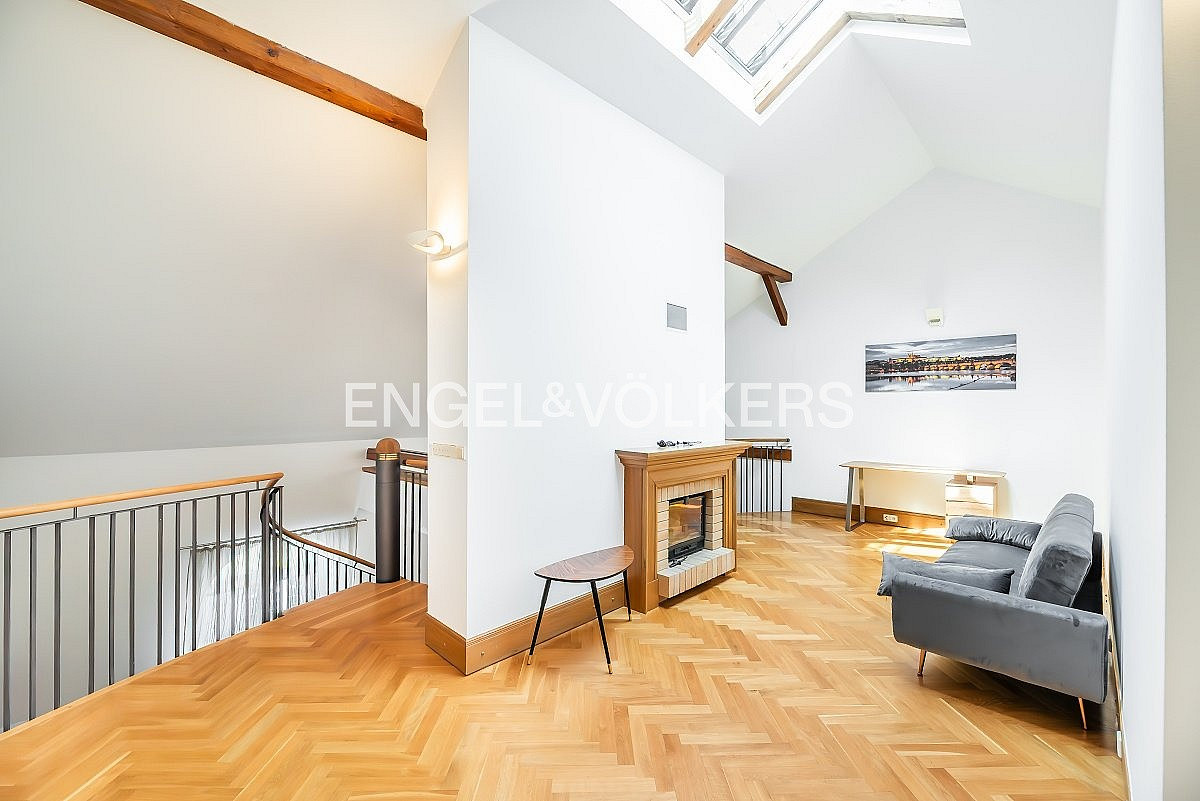 Pronájem bytu 5+1 195 m² – fotografie 2