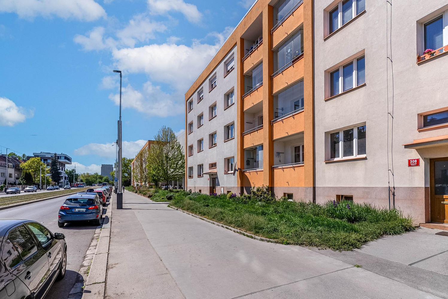Prodej bytu 2+1 57 m² – pohled 2