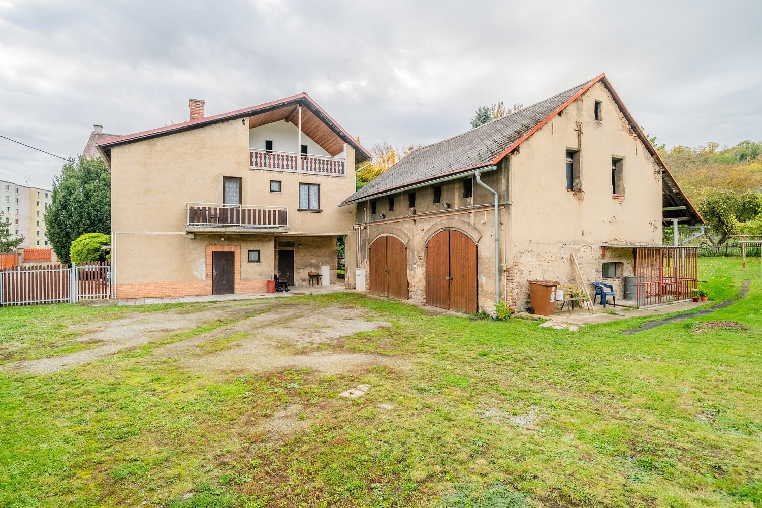 Prodej domu 208 m² s pozemkem 1 390 m² – pohled 2
