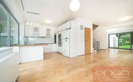 Pronájem domu 230 m² s pozemkem 550 m², K vinicím, Praha 6 - Nebušice