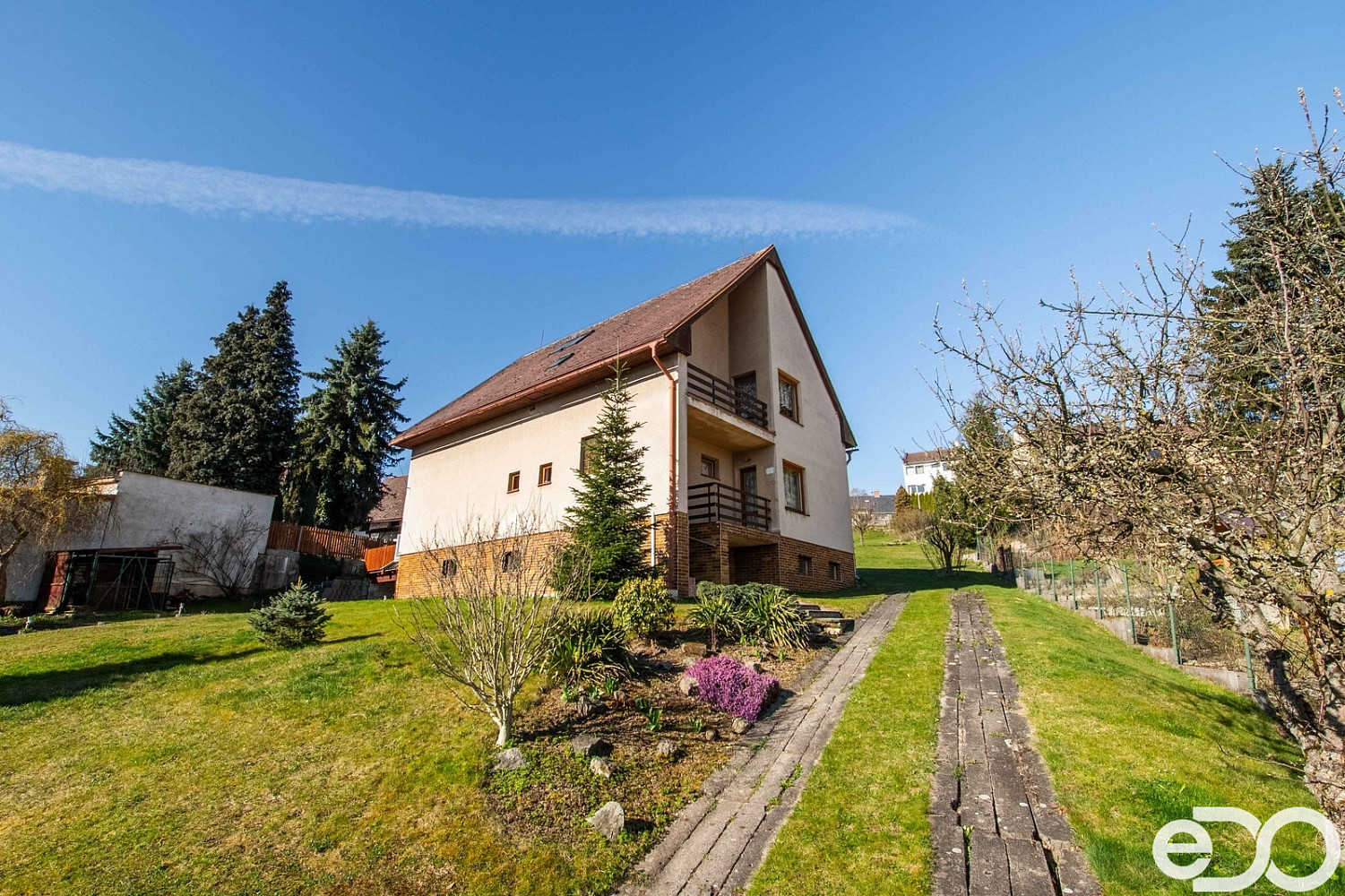 Prodej domu 300 m² s pozemkem 1 852 m²