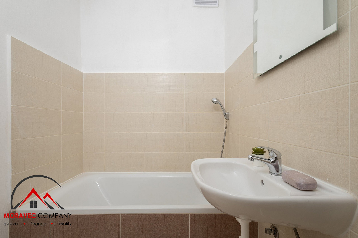 Pronájem bytu 2+1 72 m² – fotografie 5
