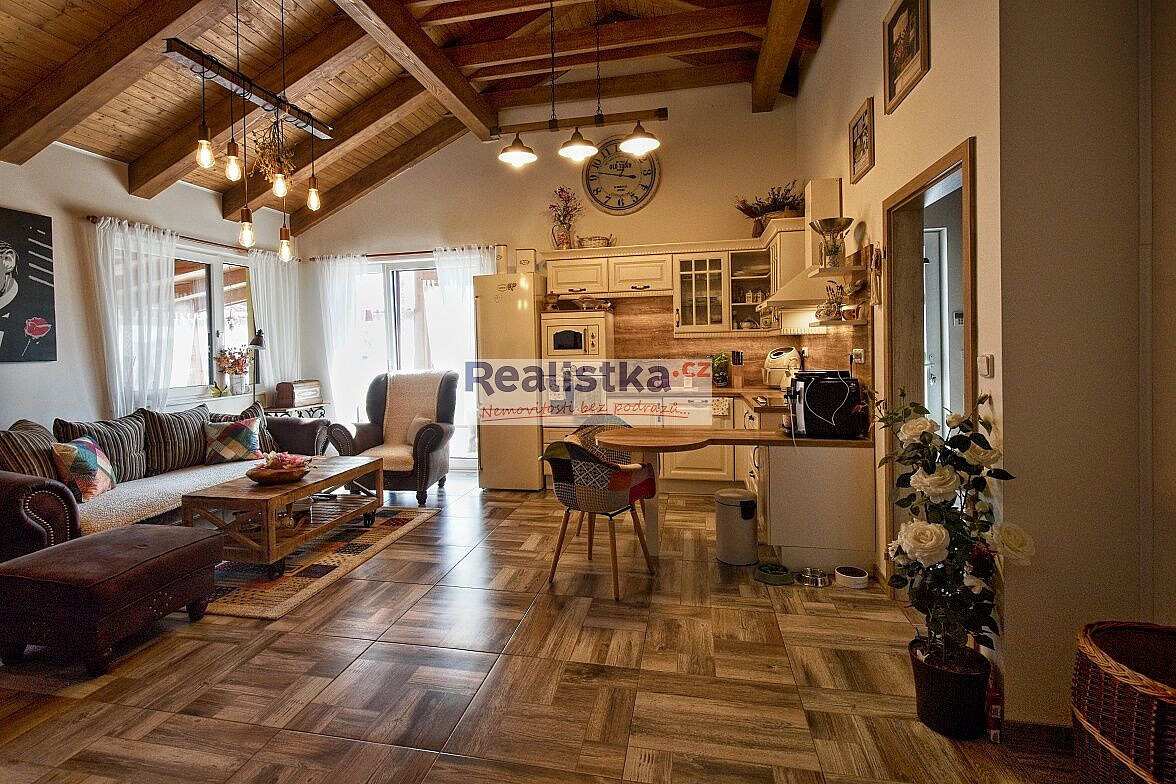 Prodej domu 142 m² s pozemkem 1 100 m² — photo 3