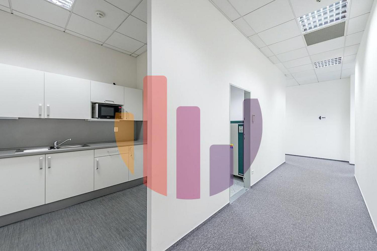 Pronájem kanceláře 550 m² — photo 5