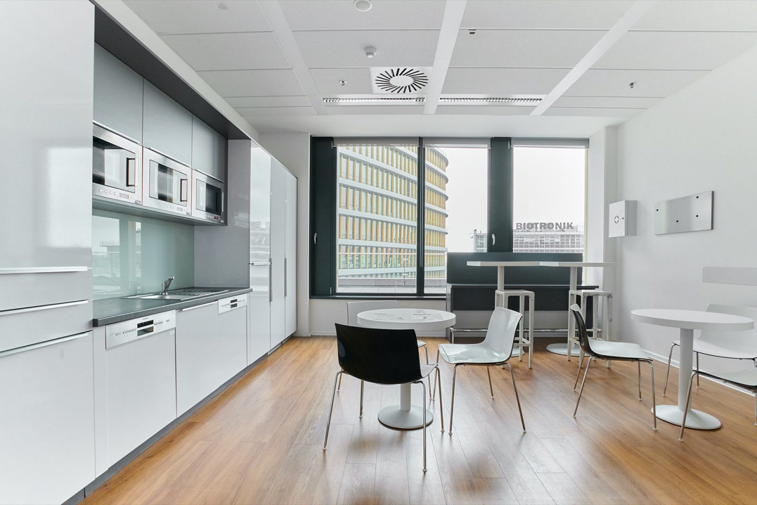 Pronájem kanceláře 521 m² – fotografie 5
