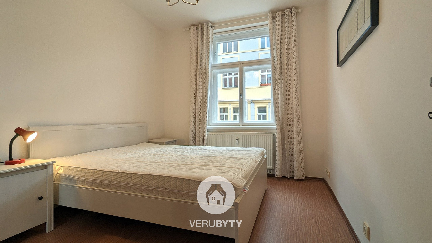 Pronájem bytu 2+kk 40 m² – fotografie 2