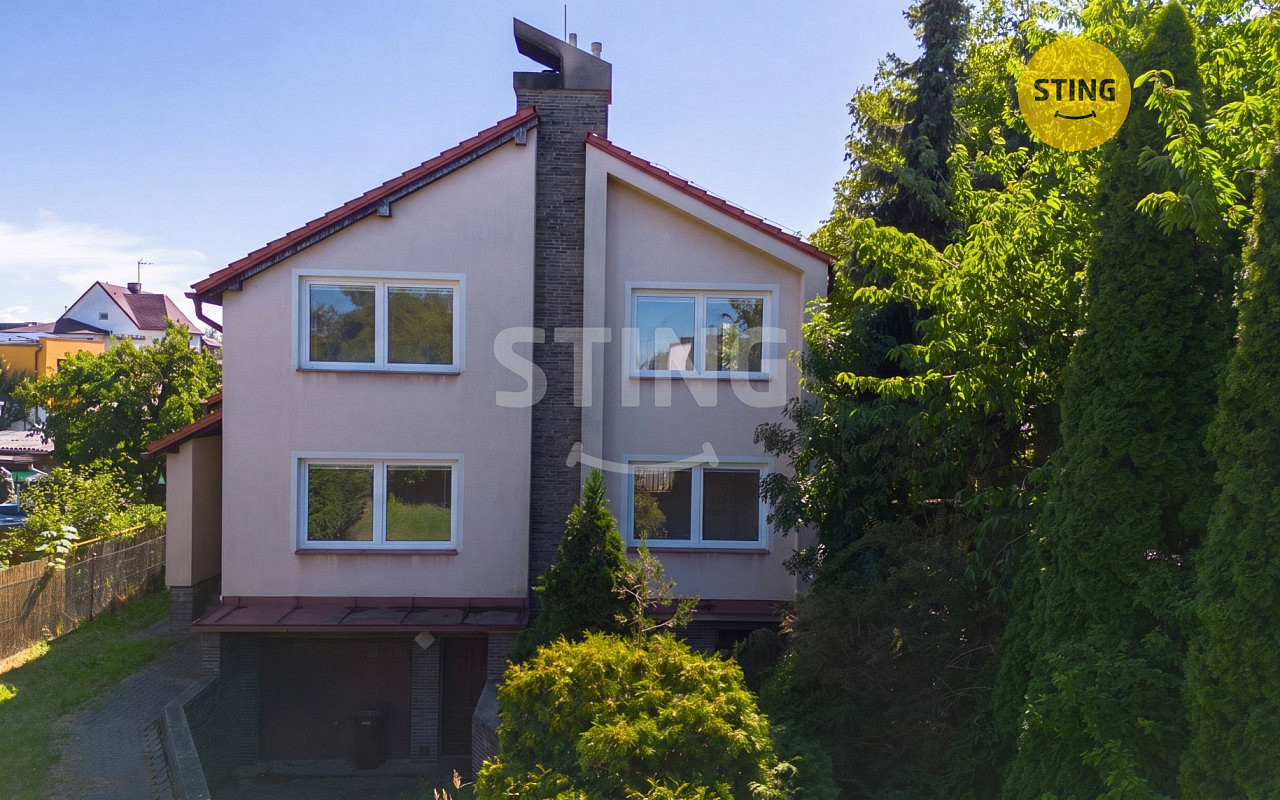 Prodej domu 350 m² s pozemkem 783 m²