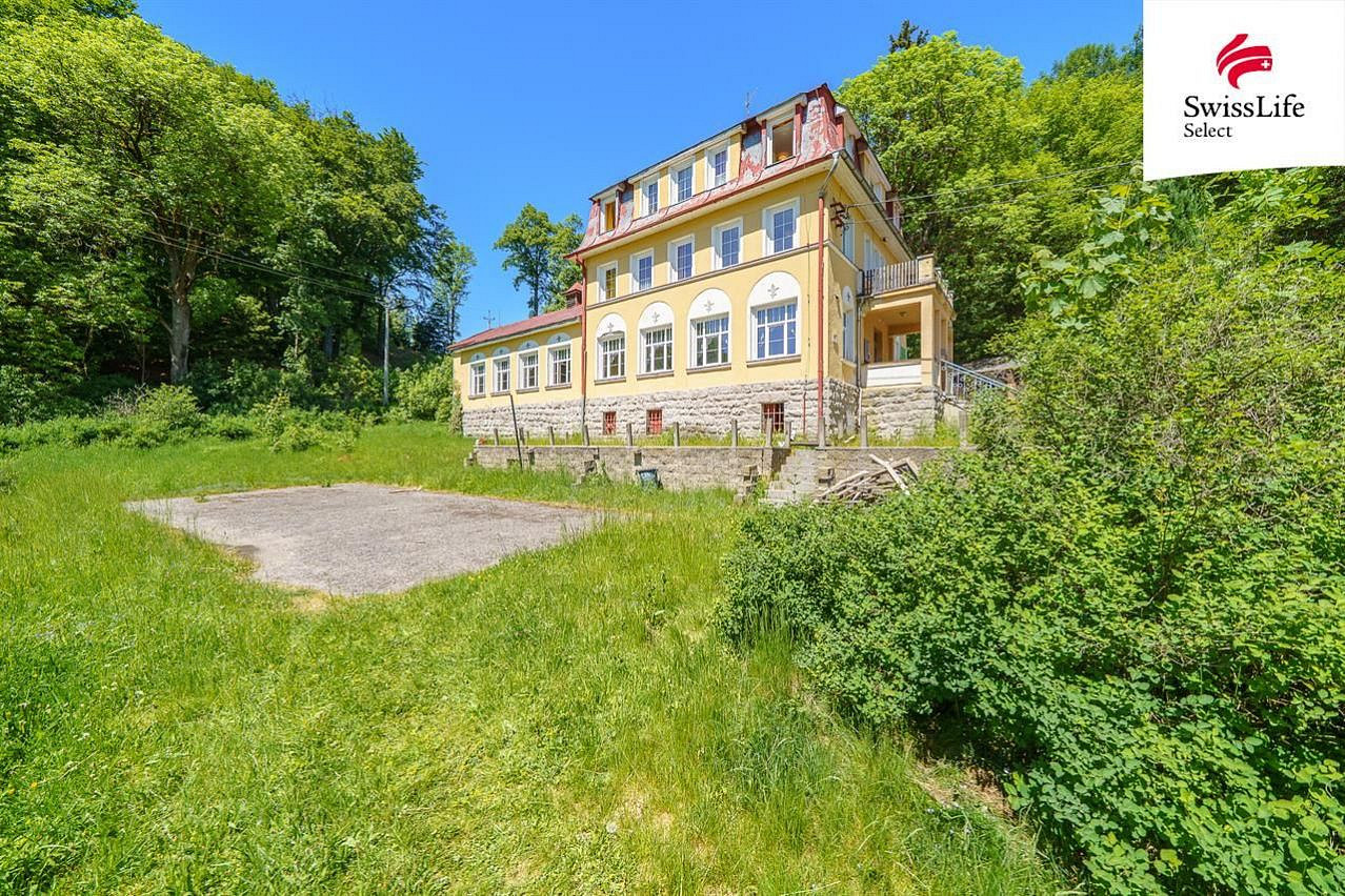 Prodej domu 552 m² s pozemkem 1 289 m²