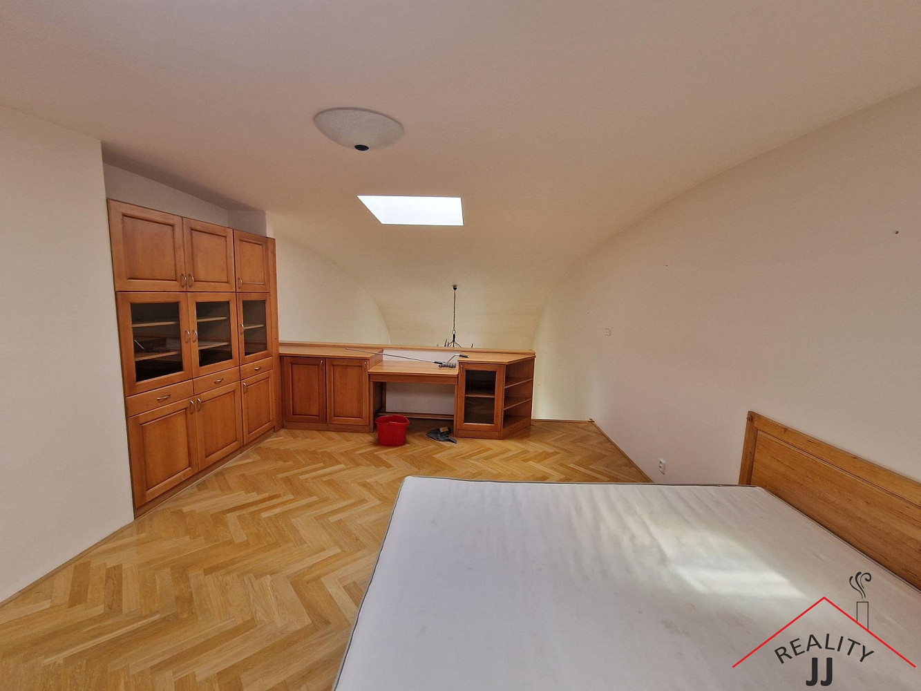 Pronájem bytu 3+kk 99 m² – fotografie 3