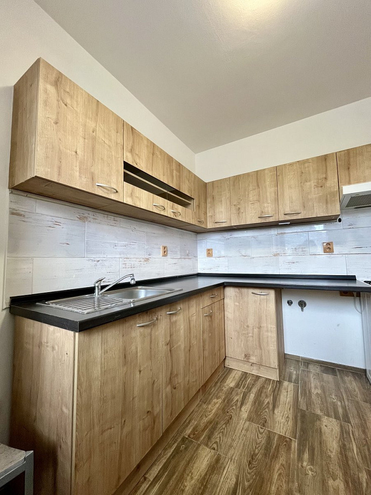Pronájem bytu 1+1 31 m² – fotografie 2
