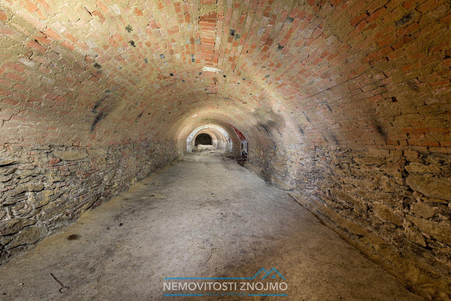 Prodej komerčního objektu (jiného typu) 219 m² – fotografie 4